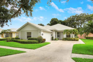 8515  Doverbrook Drive, Palm Beach Gardens, FL 33410 Sold 09/21/23