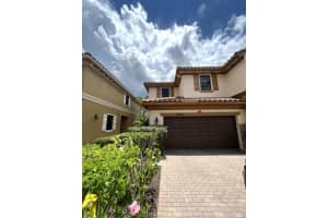 10421  Wellington Parc Drive, Wellington, FL 33449 Sold 07/21/23