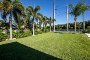 3835  Torres Circle, West Palm Beach, FL 33409 Sold 09/20/23