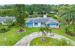 72  Yacht Club Place, Tequesta, FL 33469 Sold 09/22/23