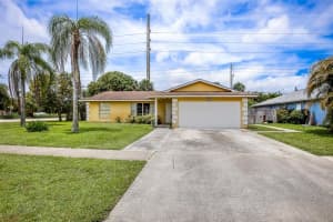 5323  Sandhurst Circle  N, Lake Worth Beach, FL 33463 Sold 06/15/23