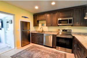 914  Riverwood Lane, Jupiter, FL 33458 Sold 08/31/23