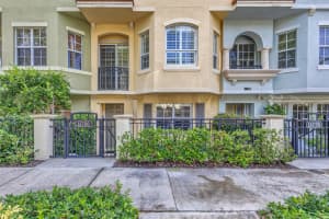 11780  Valencia Gardens Avenue, Palm Beach Gardens, FL 33410 Sold 07/21/23