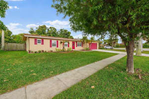 432  La Mancha Avenue, Royal Palm Beach, FL 33411 Sold 08/01/23