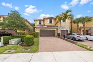 10384  Wellington Parc Drive, Wellington, FL 33449 Sold 07/28/23