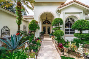 15490  Whispering Willow Drive, Wellington, FL 33414 Sold 09/11/23