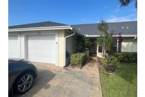 10918 SE Stonehill Lane, Hobe Sound, FL 33455 Sold 11/27/23