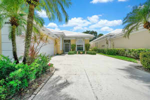 8489  Beaconhill Road, Palm Beach Gardens, FL 33410 Sold 08/08/23