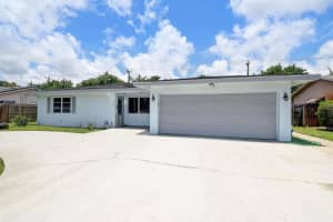 2815 SW 9th Street, Boynton Beach, FL 33435 - MLS#R10899113