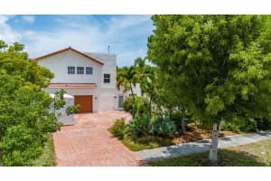 237 NW 7th Street, Boca Raton, FL 33432 Sold 08/21/23