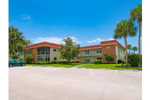 98  Spring Lake Drive   101, Vero Beach, FL 32962 Sold 10/04/23