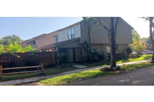 416  Sandtree Drive, Palm Beach Gardens, FL 33403 Sold 07/26/23