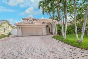 121  Lucina Drive, Hypoluxo, FL 33462 Sold 09/19/23