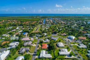 8625 SE Gulfstream Place, Hobe Sound, FL 33455 Sold 10/30/23