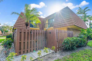 825  Center Street   57b, Jupiter, FL 33458 Sold 08/17/23