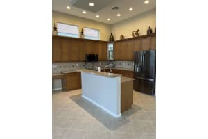 8901  Via Grande   E, Wellington, FL 33411 Sold 12/01/23