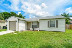 5175  Canal Circle  S, Lake Worth Beach, FL 33467 Sold 07/25/23