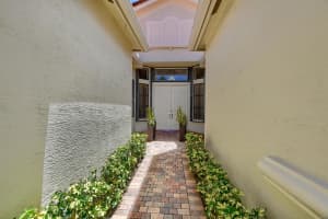 9254  Isles Cay Drive, Delray Beach, FL 33446 Sold 09/14/23