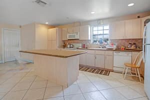 5772 N Haverhill Road, West Palm Beach, FL 33407 Sold 08/18/23