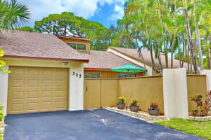 325  Wood Dale Drive, Wellington, FL 33414 Sold 08/25/23