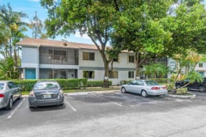 2709 S Oakland Forest Drive   201, Oakland Park, FL 33309 Sold 10/03/23