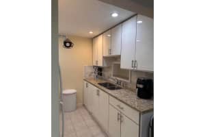 960 Crystal Lake Drive 112, Pompano Beach, FL 33064 - MLS#R10901115
