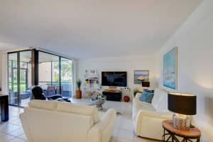 950  Egret Circle   5110, Delray Beach, FL 33444 Sold 10/03/23
