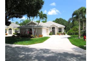 5130 SE Inkwood Way, Hobe Sound, FL 33455 Sold 10/25/23
