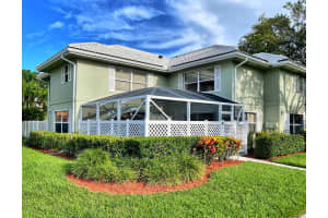 1913  Hartford Court, West Palm Beach, FL 33409 Sold 08/15/23