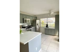 1913  Hartford Court, West Palm Beach, FL 33409 Sold 08/15/23