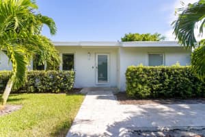 200 NE 5th Court, Delray Beach, FL 33444 Sold 12/29/23