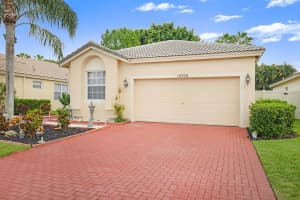 10709  Oak Bend Way, Wellington, FL 33414 Sold 09/25/23