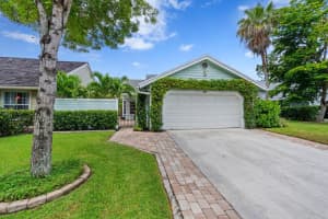 381  Park Forest Way, Wellington, FL 33414 Sold 08/11/23