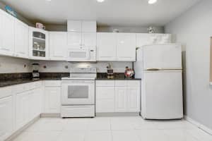 496  Holyoke Lane, Lake Worth Beach, FL 33467 Sold 09/29/23