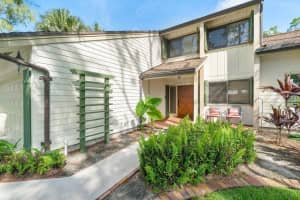 95  Saint Davids Way, Wellington, FL 33414 Sold 10/03/23