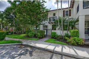4672  Monarch Way, Coconut Creek, FL 33073 Sold 08/29/23