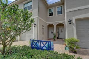 527 SW Glen Crest Way, Stuart, FL 34997 Sold 09/08/23