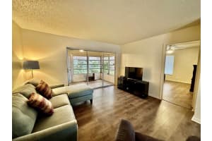 716  Nantucket Circle, Lake Worth Beach, FL 33467 Sold 02/16/24