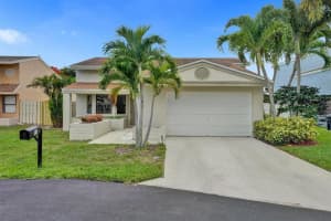 11  Kyle Way, Boynton Beach, FL 33426 Sold 08/21/23