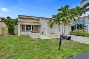 11  Kyle Way, Boynton Beach, FL 33426 Sold 08/21/23