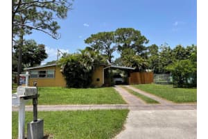 212 NE Entrada Avenue, Port St Lucie, FL 34952 Sold 11/09/23