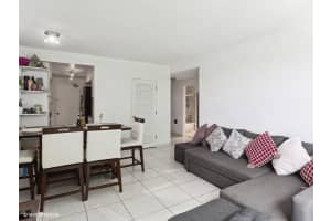 1250  West Avenue   9n, Miami Beach, FL 33139 Sold 08/11/23