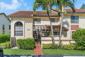 10447 S Circle Lake Drive   101, Boynton Beach, FL 33437 Sold 09/27/23