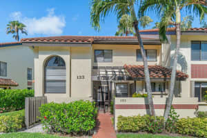 10447 S Circle Lake Drive   101, Boynton Beach, FL 33437 Sold 09/27/23