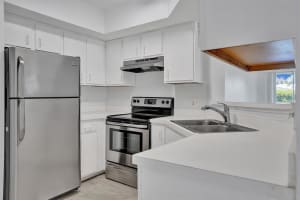 815 W Boynton Beach Boulevard   2-206, Boynton Beach, FL 33426 Sold 08/23/23