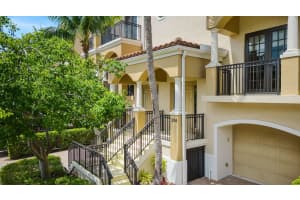 304  Del Sol Circle, Tequesta, FL 33469 Sold 11/09/23