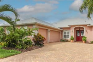 454 NW Sunflower Place, Jensen Beach, FL 34957 Sold 08/15/23