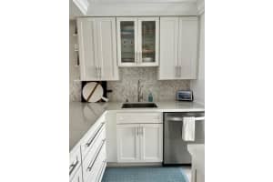 2921 NE 28th Street   102, Lighthouse Point, FL 33064 Sold 08/28/23