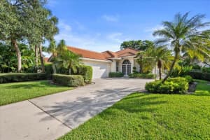 258 E Tall Oaks Circle, Palm Beach Gardens, FL 33410 Sold 08/15/23