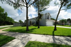 9959  Cross Pine Court, Lake Worth Beach, FL 33467 Sold 08/30/23